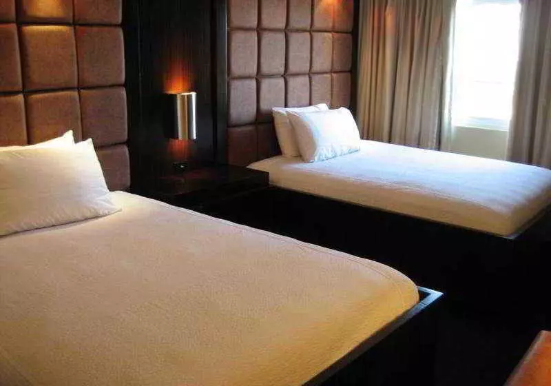 Blue Moon – A Gay Resort