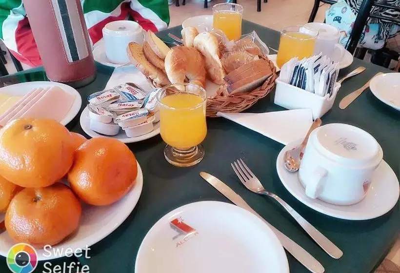 Fotos del hotel Alcor:  3