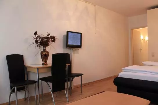 Fotos del hotel Hotel Pension Adam Apartment:  14