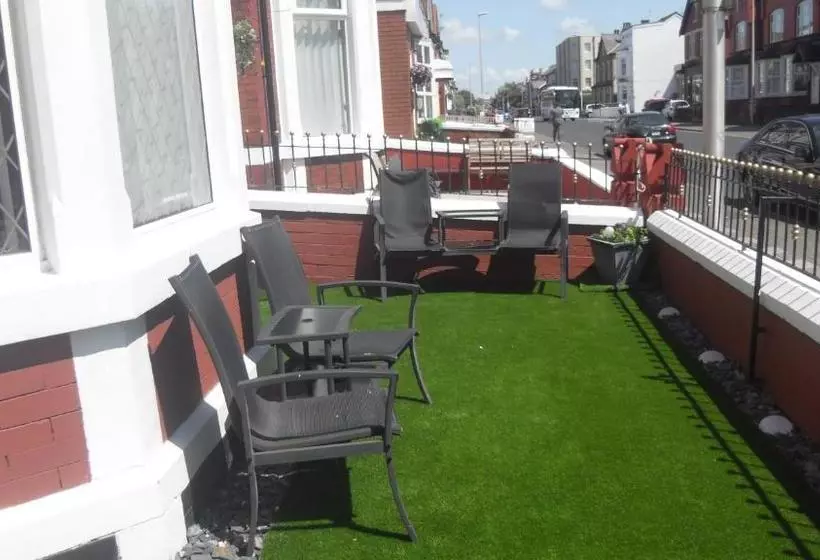 Fotos del hotel The Park Villa:  5