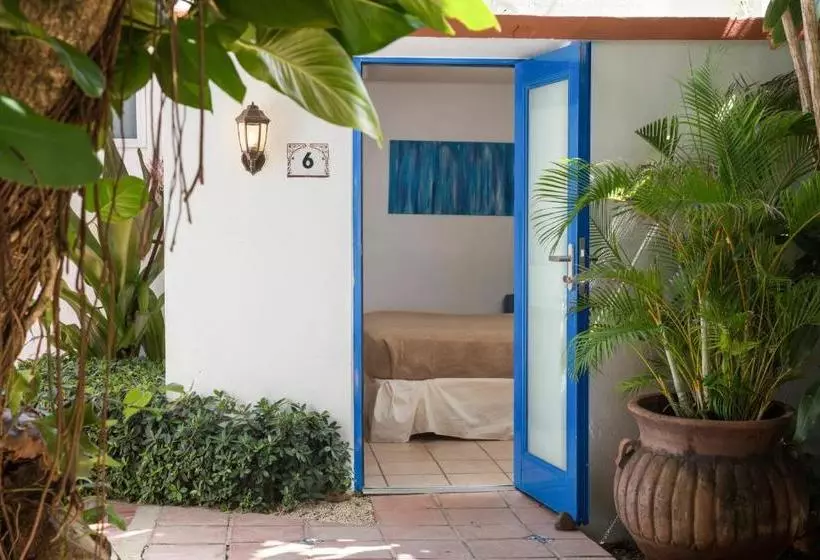 Fotos del hotel Tres Palmas Inn:  12