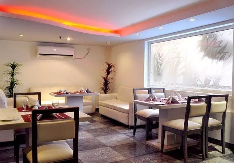 Fotos del hotel Om International:  5