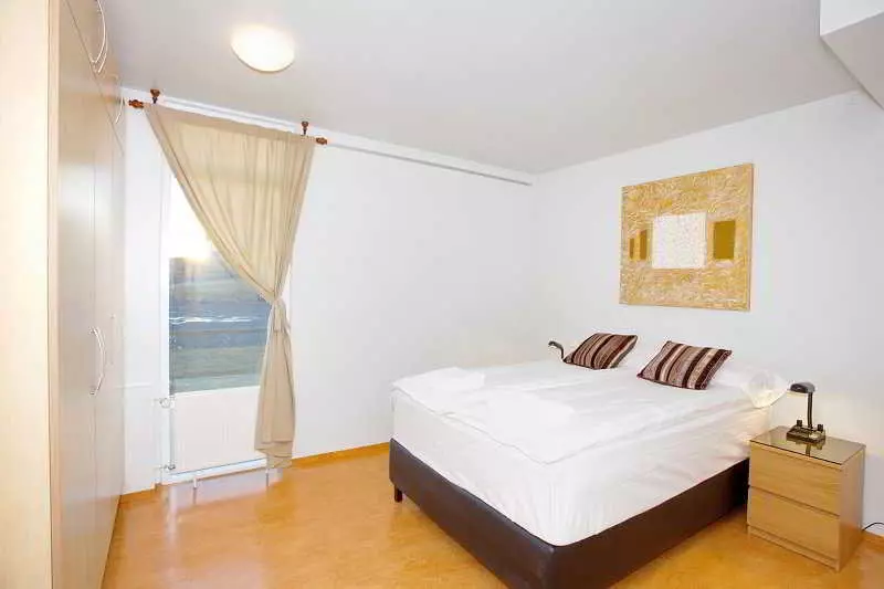 Golden Circle Apartments