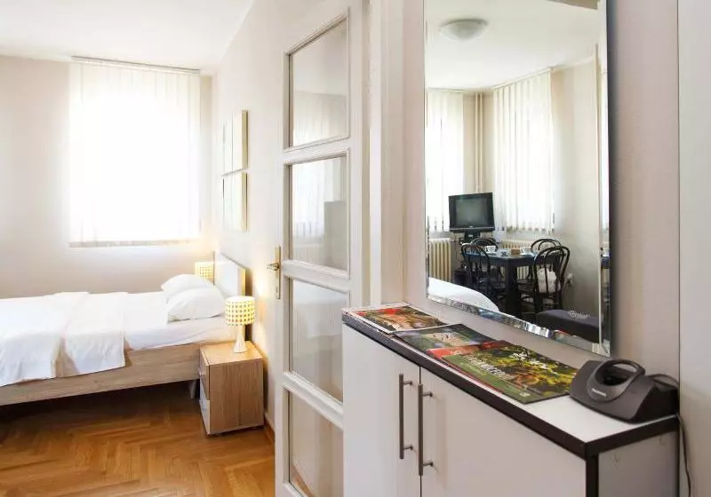 Fotos del hotel Studio Skadarlija 8:  8