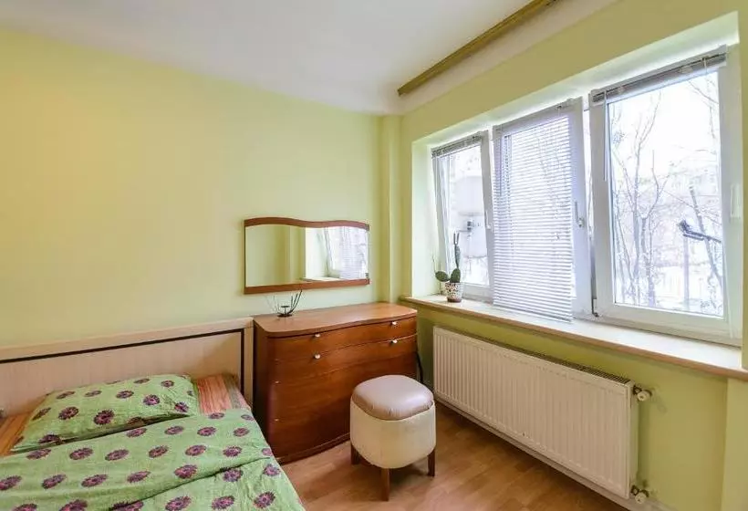 Lesi Ukrainki Studio Kiev Apartment