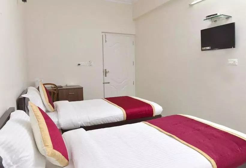 Fotos del hotel Oyo 9118 Saravana Inn:  13