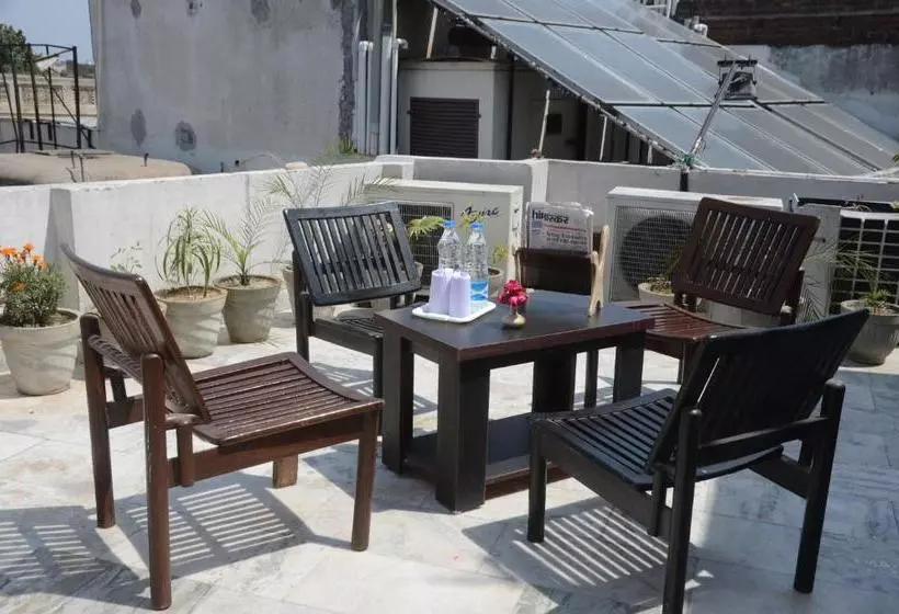 Fotos del hotel Gurjeet Guest House:  4