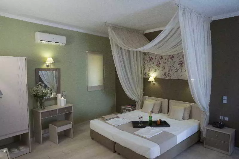 Elia Stalos Apartments