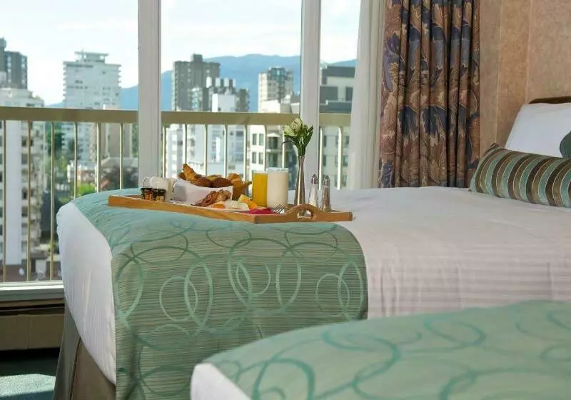 Fotos del hotel Coast Plaza Hotel & Suites:  9