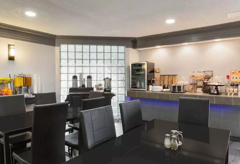 Fotos del hotel Travelodge Calgary University:  5