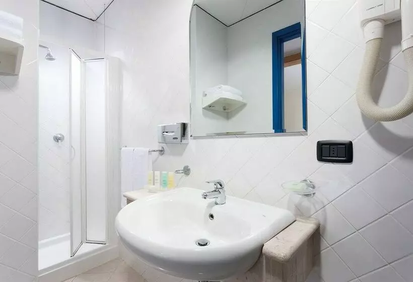 Fotos del hotel The Church Village:  6