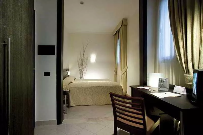 Fotos del hotel The Church Village:  8