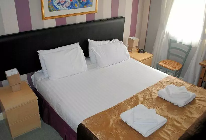 Fotos del hotel Canon Court Apartments:  9