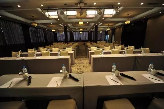 Fotos del hotel Shanghai New Century Manju Hotel Luoshan @sniec:  15