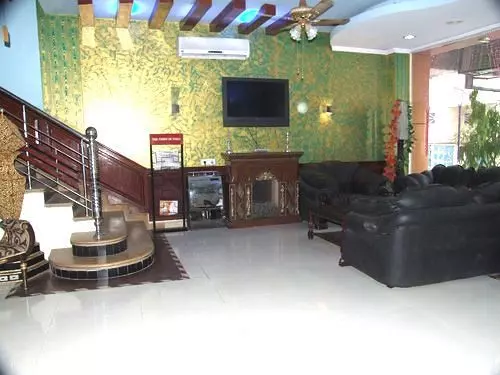 Fotos del hotel Raunak International:  7