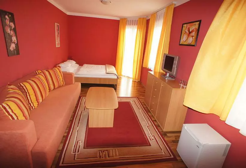 Fotos del hotel Gibraltar Vendeghaz:  5