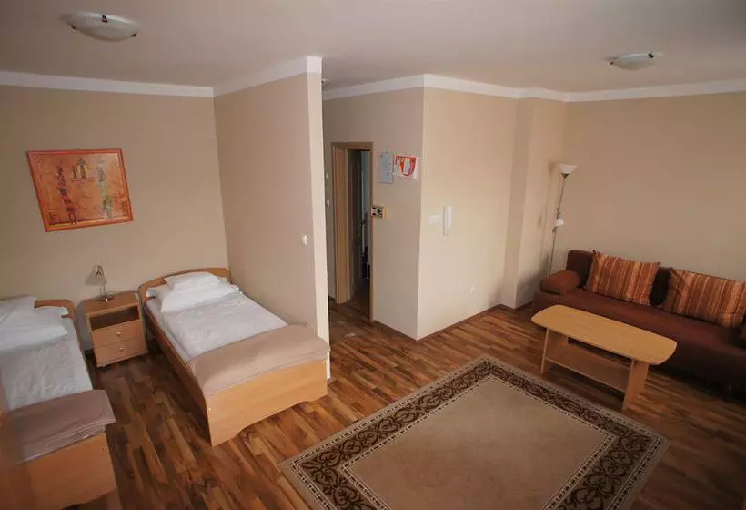 Fotos del hotel Gibraltar Vendeghaz:  4