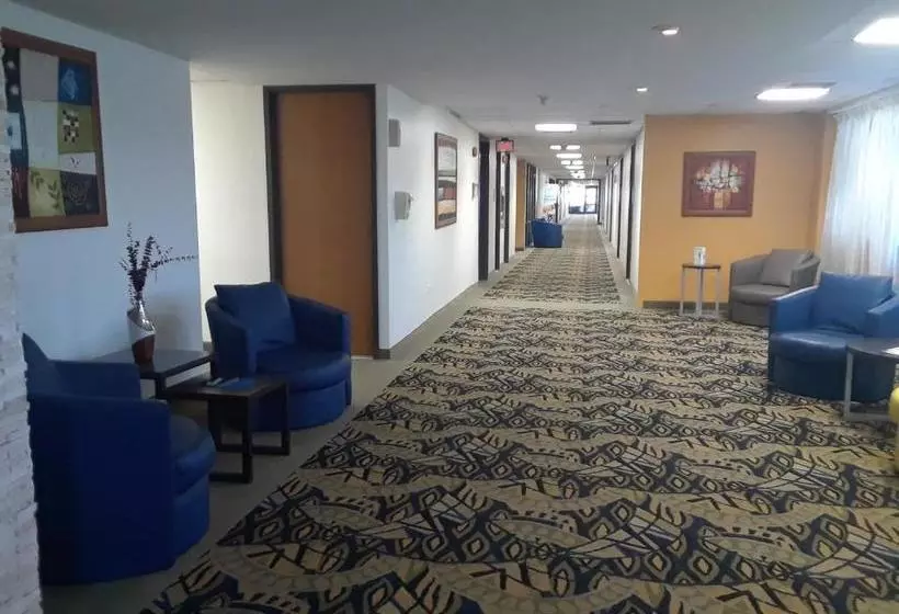 Fotos del hotel Howard Johnson By Wyndham San Juan Centro Cardiovascular:  2