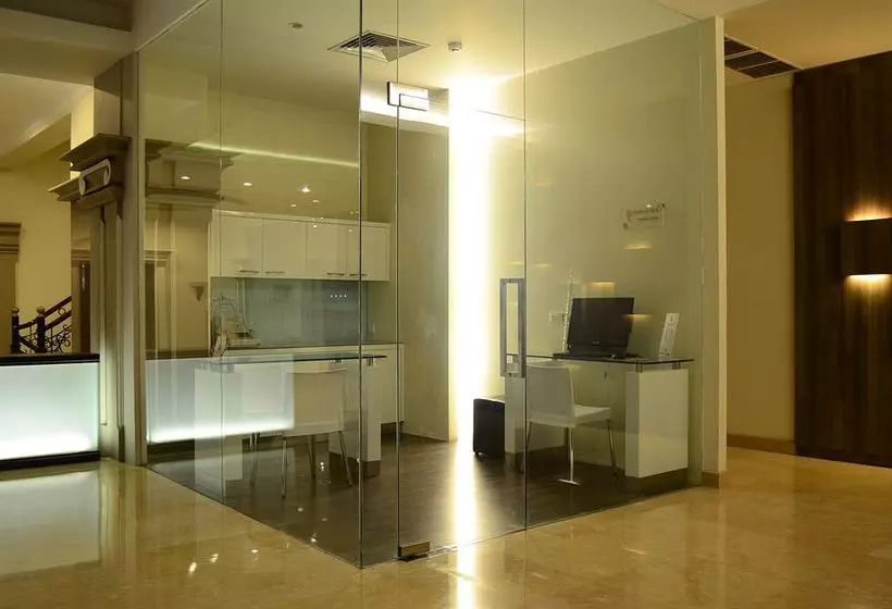 Fotos del hotel Mregency Makassar:  3