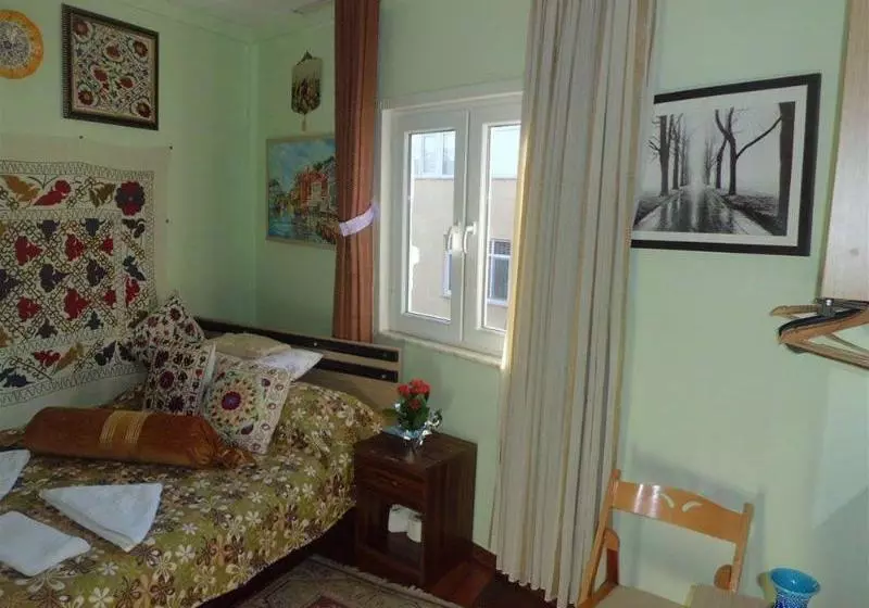 Fotos del hotel Chora Guest House:  4