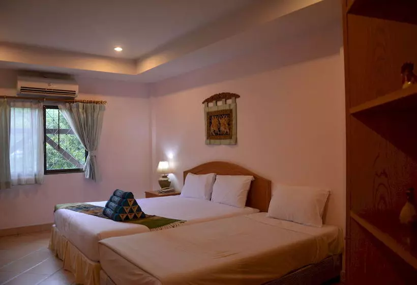 Fotos del hotel Seven Oaks Inn:  17