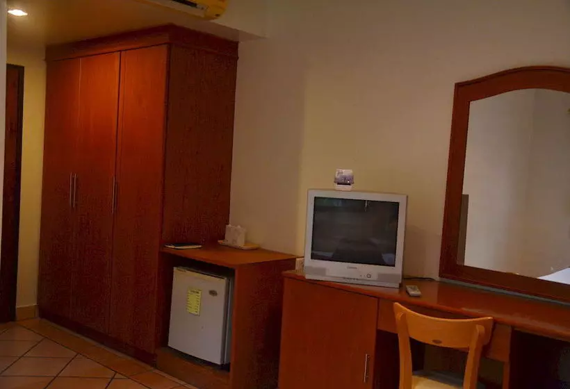 Fotos del hotel Seven Oaks Inn:  9