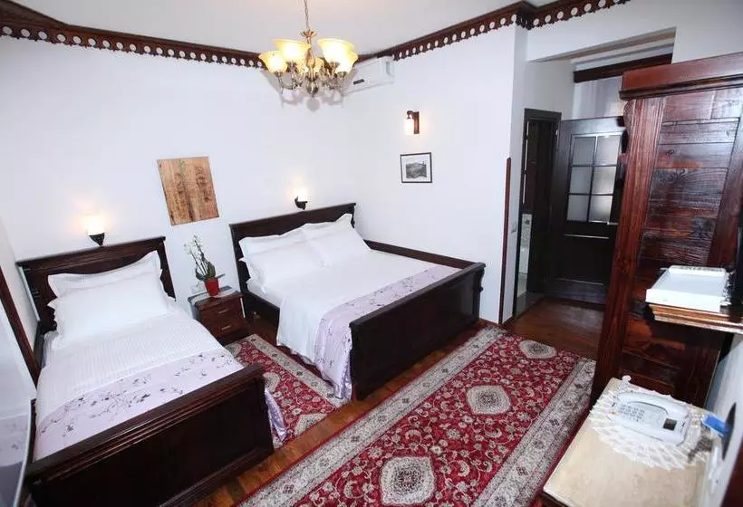 Fotos del hotel Antipatrea:  13