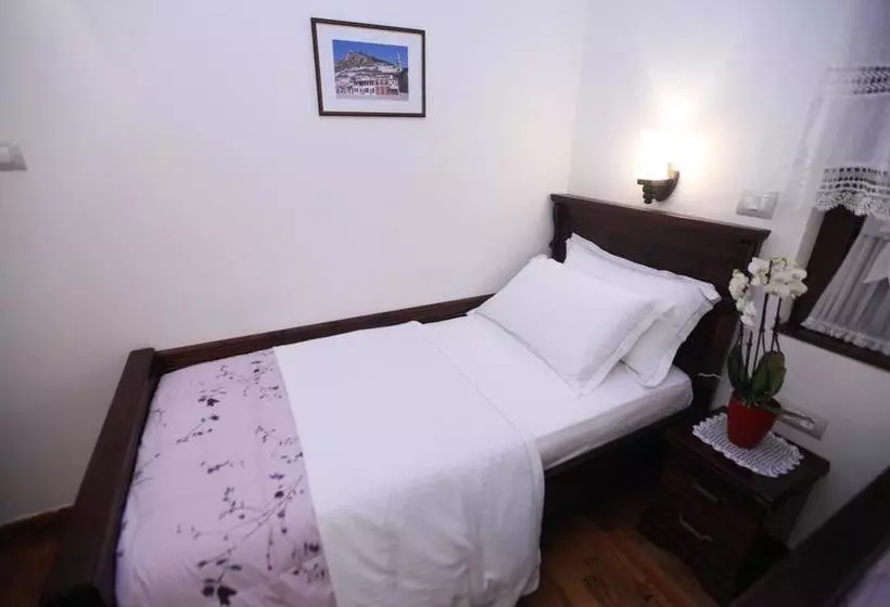 Fotos del hotel Antipatrea:  17