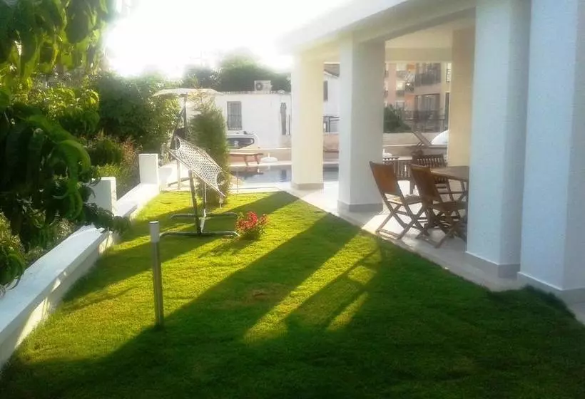 Fotos del hotel Lighthouse Lydia Villas:  3