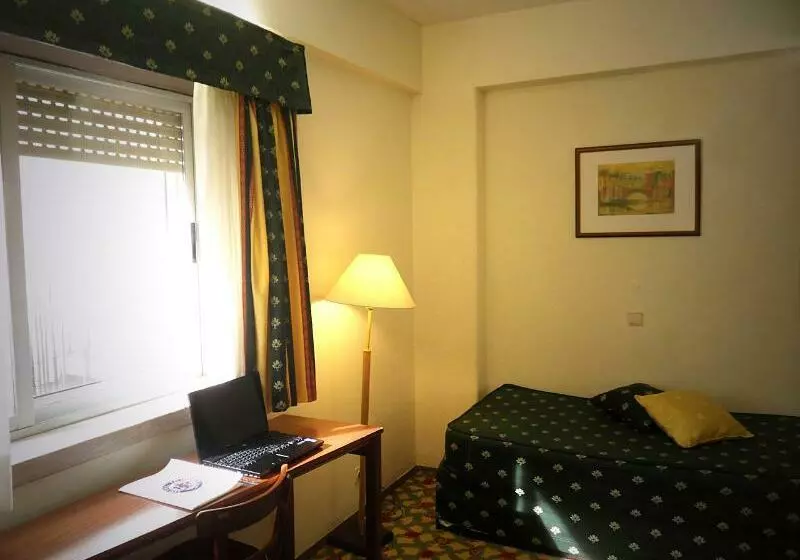 Fotos del hotel Jorge V:  2