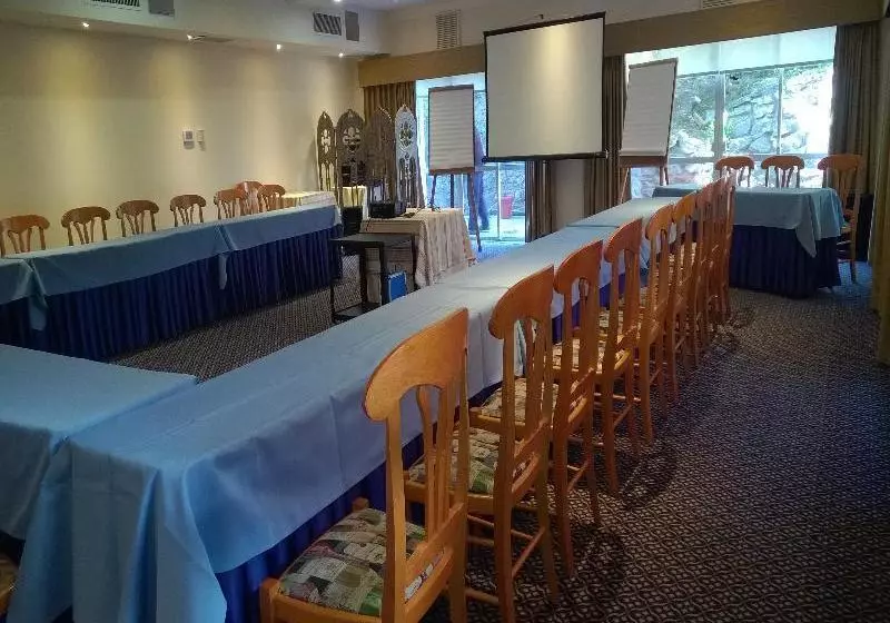 Fotos del hotel Regency Suites:  10