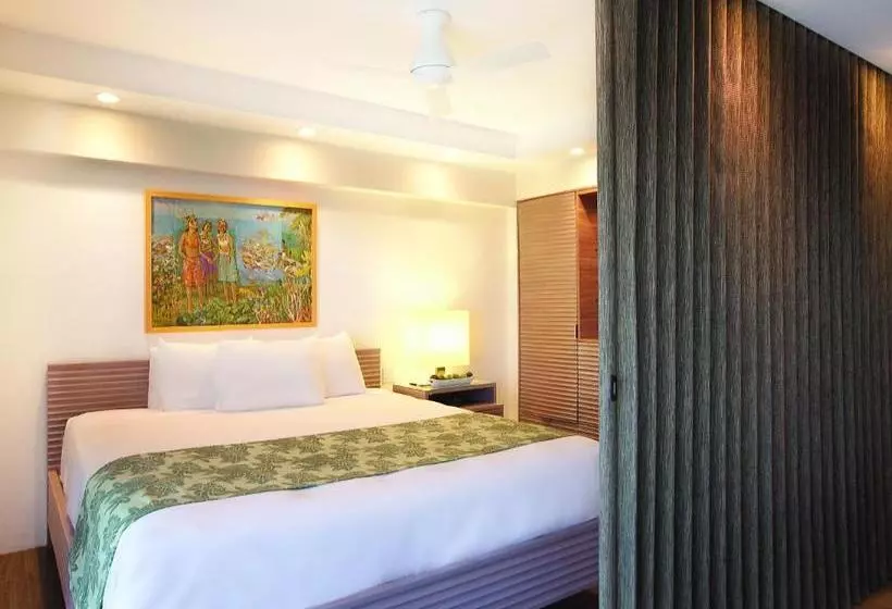 Waikiki Shore By Outrigger