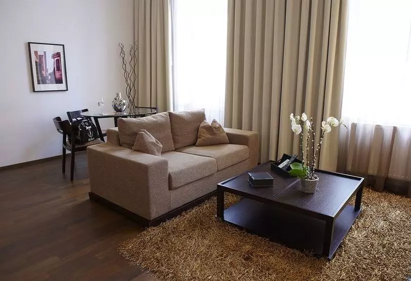 Fotos del hotel My Place Riverside:  2