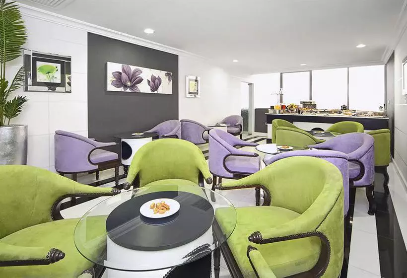 Fotos del hotel Swiss Belhotel Corniche :  3