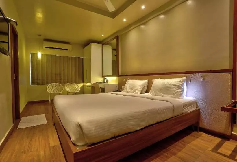 Fotos del hotel Collection O 39209 Cine City:  14