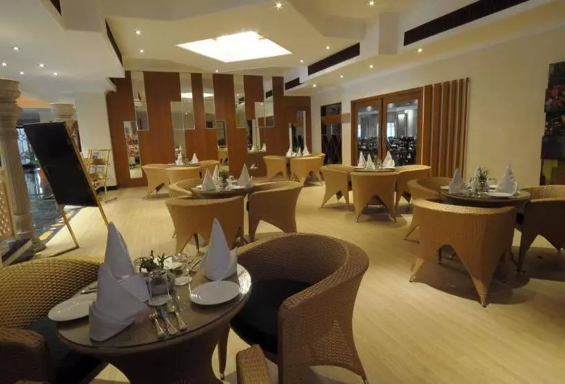 Fotos del hotel Golden Tulip Udaipur:  13