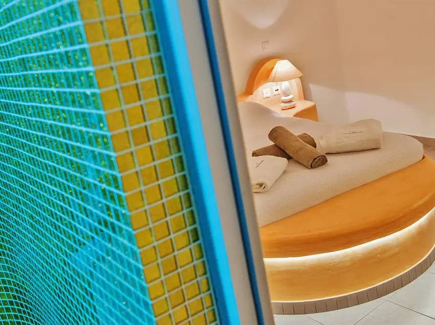 Fotos del hotel Chroma Suites:  16