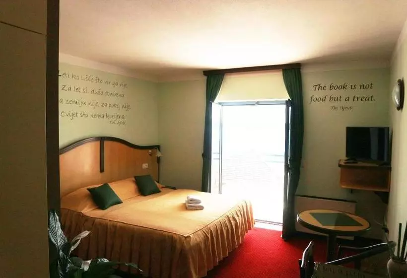 Fotos del hotel Bavaria - First Library:  2