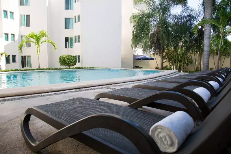Fotos del hotel Suites Villa Italia:  6