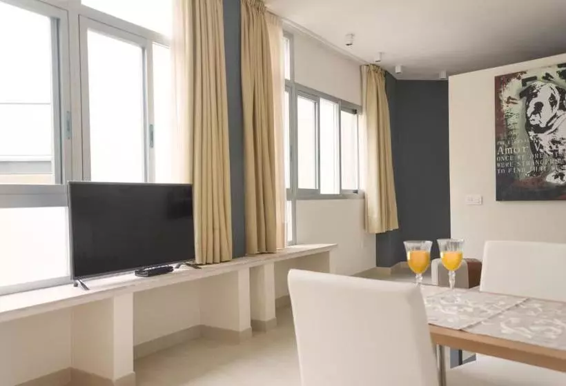 Fotos del hotel Living4Malaga Suites Superior:  15