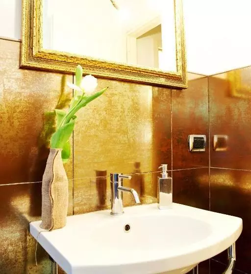 Fotos del hotel Petite Suite:  7