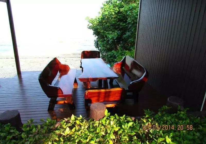 Fotos del hotel Chalong Beachfront Residence:  3